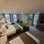 & Otel 4*