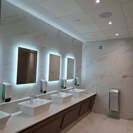 & Hotel 4*