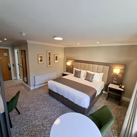 & Hotel