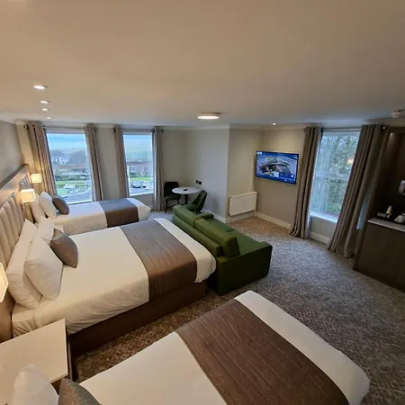 & Hotel 4*
