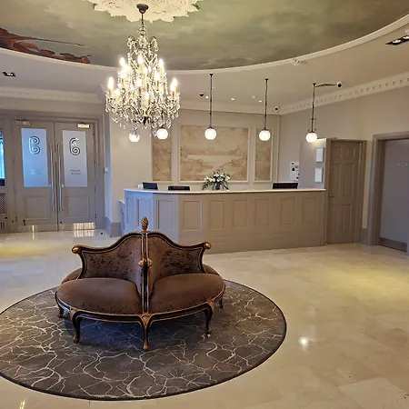 Hotel & 4*
